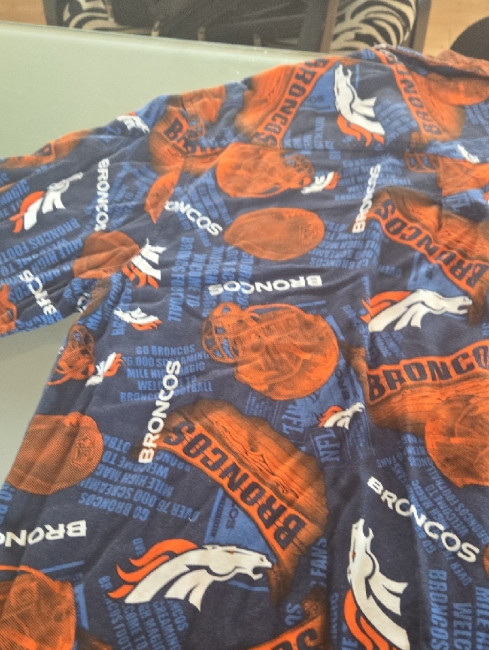 Team Apparel Denver Broncos Navy Blue and Orange Button-Down Shirt - Picture 10 of 11